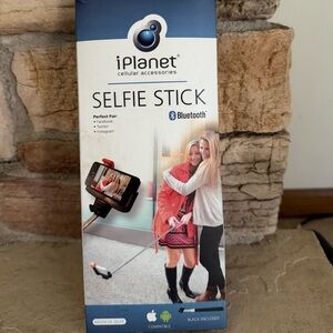 iPlanet Bluetooth Selfie Stick - For iOS and Android, Black,‎ NIB